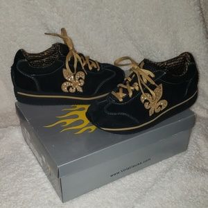 saints tennis shoes